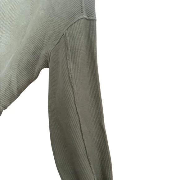 Aerie Big Chill Textured Crew sweatshirt in a waffle ribbed olive green - Picture 4 of 5